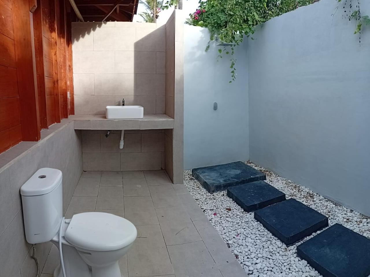 Welly Bungalow Джили Трауанган Екстериор снимка